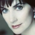  Enya