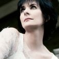  Enya