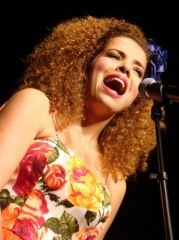 Vanessa da Mata
