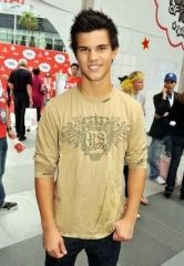Taylor Lautner
