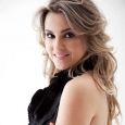  Izabella Costa