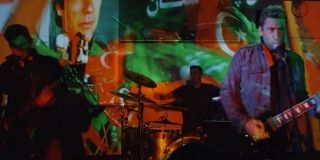 Edge Of a Revolution: Nickelback mostra lado ativista em novo clipe