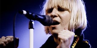 Sia lança versão com apenas piano e voz de Chandelier