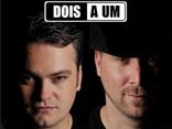 DOIS A UM